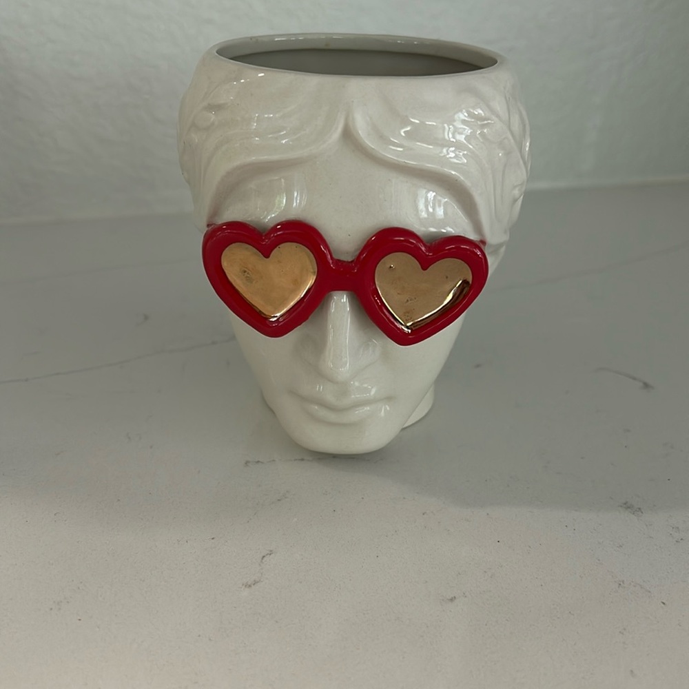 Julie Mug Red Heart Sunnies